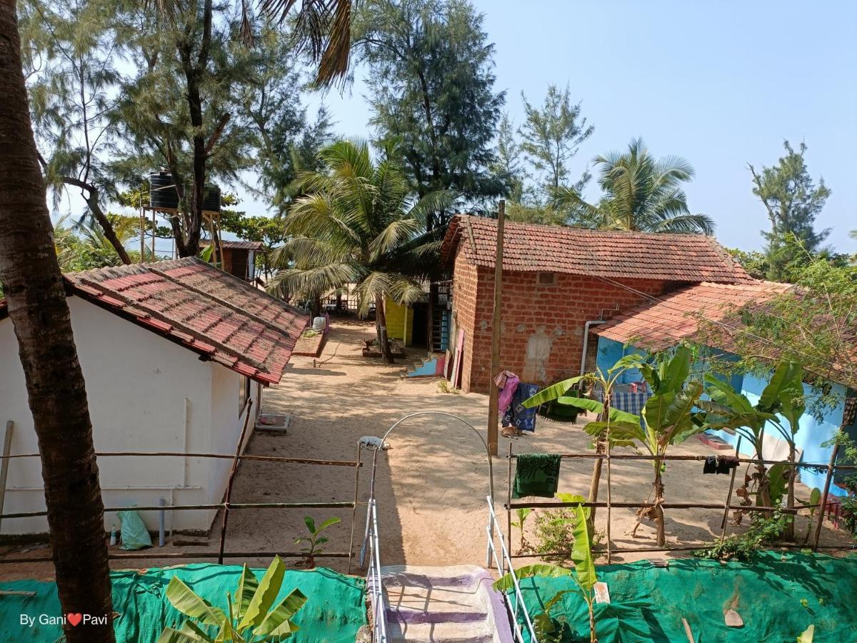 Hotel Golden Wings Cafe Gokarna  Zewnętrze zdjęcie