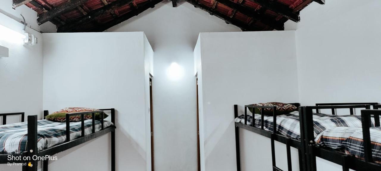 Hotel Golden Wings Cafe Gokarna  Zewnętrze zdjęcie