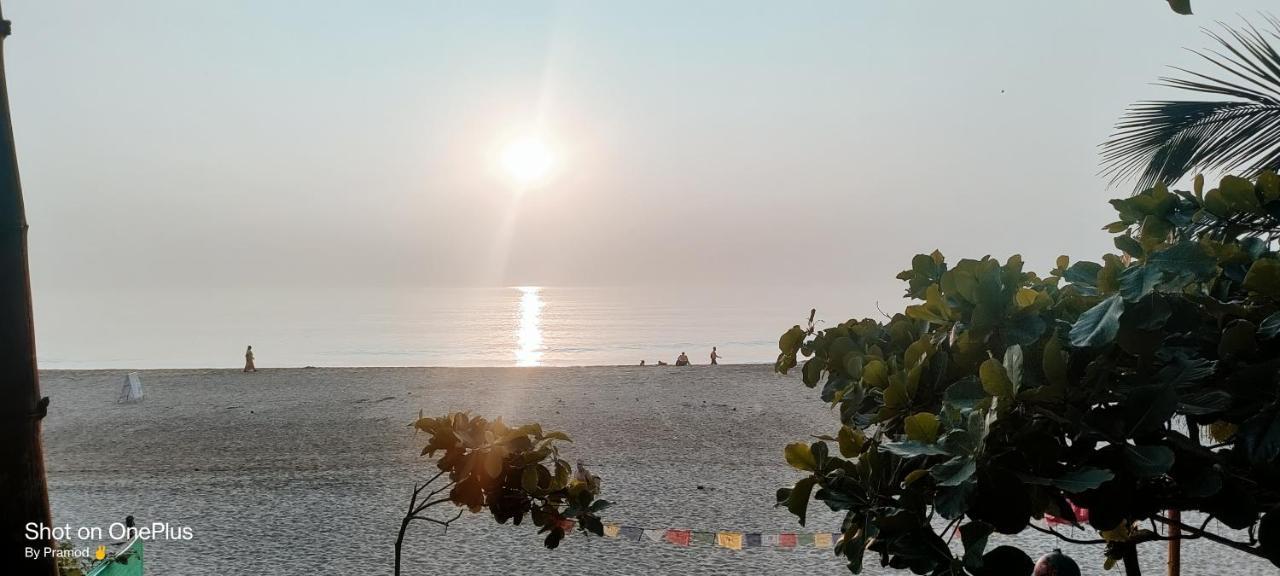 Hotel Golden Wings Cafe Gokarna  Zewnętrze zdjęcie